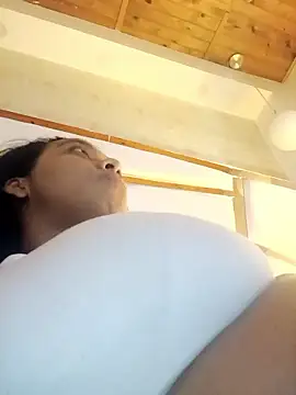 lia mariana online show from January 10, 4:14 am