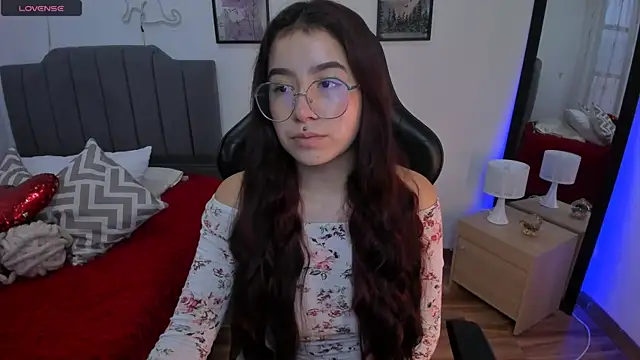 Amy joones online show from February 4, 12:11 pm