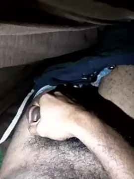 Snapshot of Malluk7 chatting on November 8, 11:03 pm Malluk7 online show from November 8, 11:03 pm