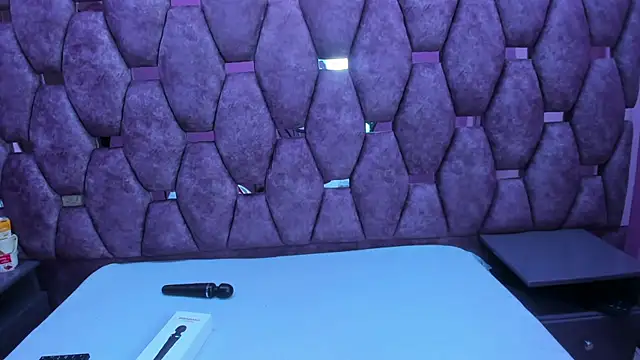 Snapshot of AlaSmith chatting on November 2, 2:03 am AlaSmith online show from November 2, 2:03 am