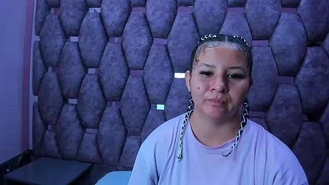 Snapshot of AlaSmith chatting on November 18, 2:28 am AlaSmith online show from November 18, 2:28 am