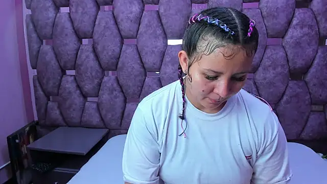 Snapshot of AlaSmith chatting on November 30, 2:15 am AlaSmith online show from November 30, 2:15 am