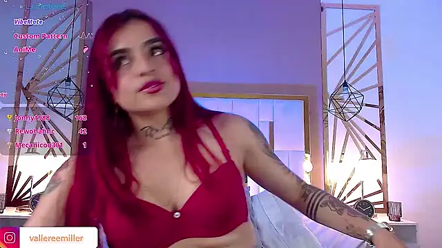 Snapshot of valeriee_millerr_ chatting on December 16, 6:49 pm valeriee millerr online show from December 16, 6:49 pm