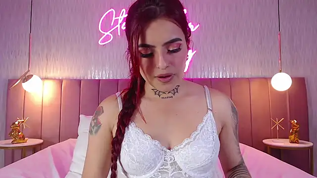Snapshot of valeriee_millerr_ chatting on January 29, 9:28 pm valeriee millerr online show from January 29, 9:28 pm