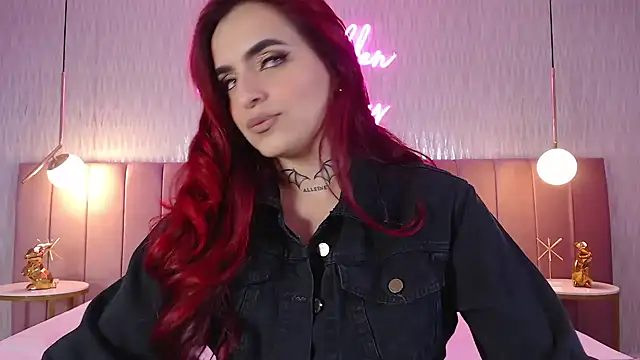 Snapshot of valeriee_millerr_ chatting on January 30, 6:10 pm valeriee millerr online show from January 30, 6:10 pm