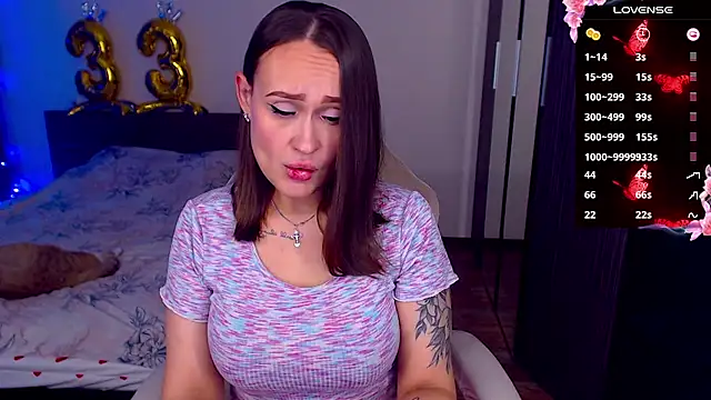 Snapshot of Cutie-Melanie chatting on November 16, 4:23 pm Cutie-Melanie online show from November 16, 4:23 pm