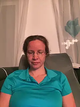 AnnikaRose online show from January 6, 6:50 am