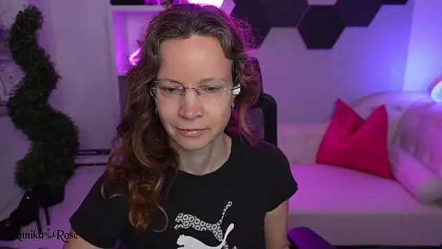 AnnikaRose online show from February 11, 6:40 am