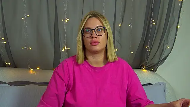 MariaNeumann online show from November 23, 6:30 pm