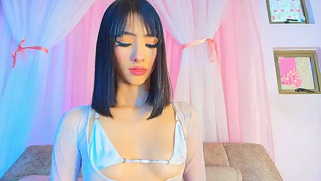 liccy hall online show from March 12, 11:49 am