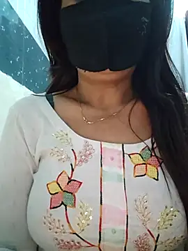 Aishwaryaa 69 online show from March 14, 2:10 am