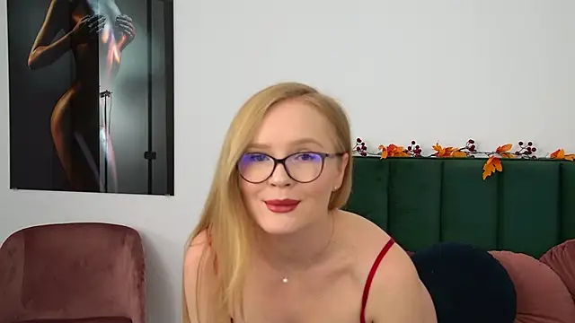 Snapshot of Chloe_Richardson chatting on November 6, 1:12 pm Chloe Richardson online show from November 6, 1:12 pm