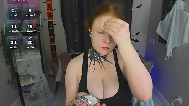 Snapshot of Cassie_xKiss chatting on October 31, 8:32 pm Cassie xKiss online show from October 31, 8:32 pm