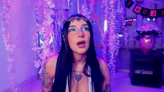 Leiaa  online show from October 26, 5:57 am