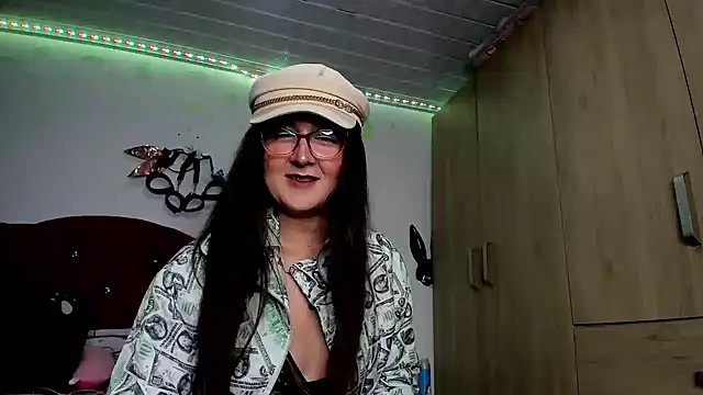 Snapshot of Sweet-Suck69 chatting on January 1, 6:58 am Sweet-Suck69 online show from January 1, 6:58 am