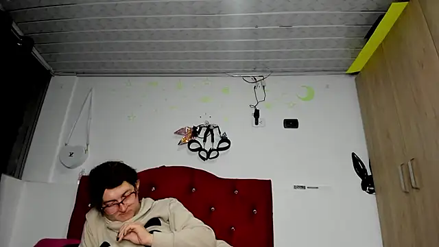 Snapshot of Sweet-Suck69 chatting on January 6, 4:26 am Sweet-Suck69 online show from January 6, 4:26 am