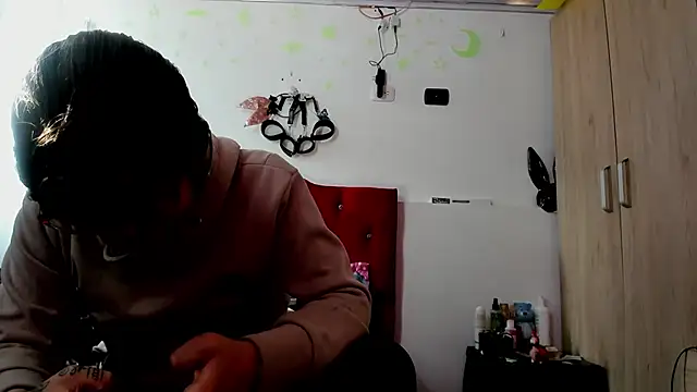 Snapshot of Sweet-Suck69 chatting on January 6, 8:18 pm Sweet-Suck69 online show from January 6, 8:18 pm