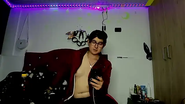 Snapshot of Sweet-Suck69 chatting on January 7, 2:31 am Sweet-Suck69 online show from January 7, 2:31 am