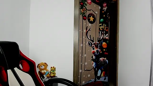 Snapshot of Sweet-Suck69 chatting on January 25, 9:04 pm Sweet-Suck69 online show from January 25, 9:04 pm