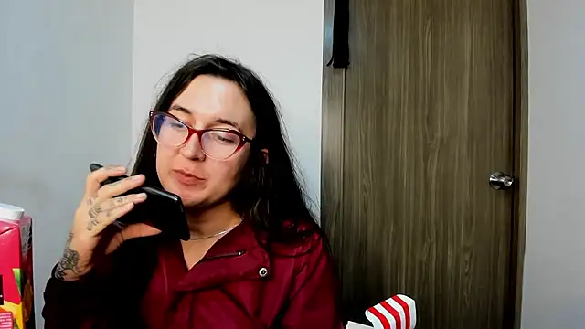 Snapshot of Sweet-Suck69 chatting on February 24, 4:49 am Sweet-Suck69 online show from February 24, 4:49 am