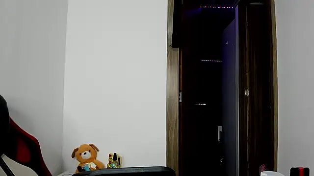 Snapshot of Sweet-Suck69 chatting on February 26, 8:15 am Sweet-Suck69 online show from February 26, 8:15 am