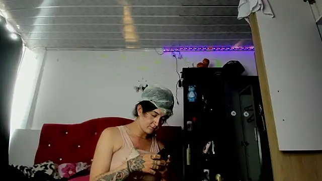 Snapshot of Sweet-Suck69 chatting on November 27, 8:44 pm Sweet-Suck69 online show from November 27, 8:44 pm