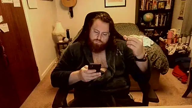 Snapshot of Hairy_Guy30 chatting on December 2, 1:44 am Hairy Guy30 online show from December 2, 1:44 am