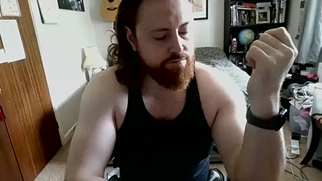 Hairy Guy30 online show from July 14, 12:55 pm