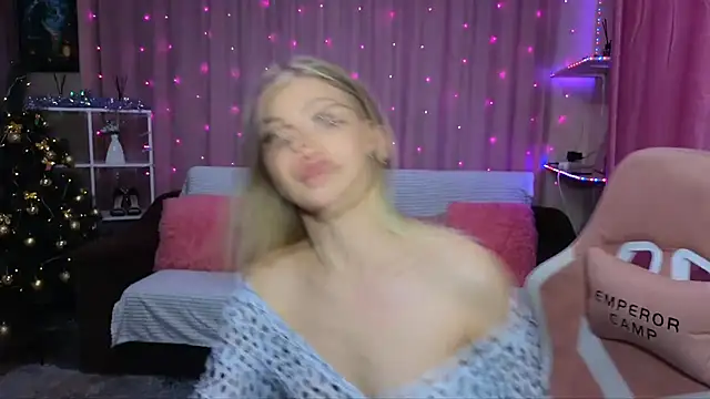 EmmyMills online show from December 13, 10:23 pm