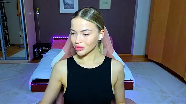 EmmyMills online show from January 27, 10:38 pm