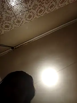 mloghyfsa online show from December 18, 5:35 am