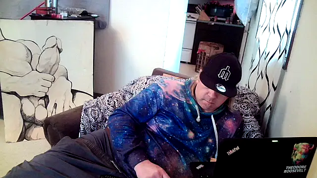 Snapshot of Mic_Oxinner chatting on January 1, 5:00 pm Mic Oxinner online show from January 1, 5:00 pm