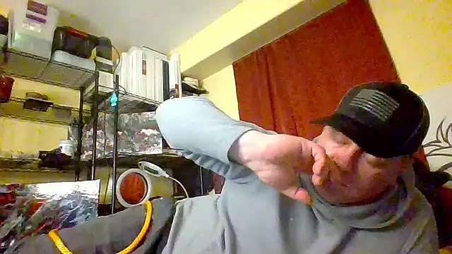 Snapshot of Mic_Oxinner chatting on October 29, 12:51 pm Mic Oxinner online show from October 29, 12:51 pm