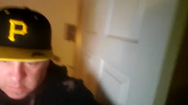 Snapshot of Mic_Oxinner chatting on October 30, 7:10 am Mic Oxinner online show from October 30, 7:10 am