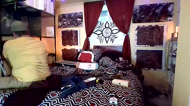 Snapshot of Mic_Oxinner chatting on November 16, 7:52 pm Mic Oxinner online show from November 16, 7:52 pm