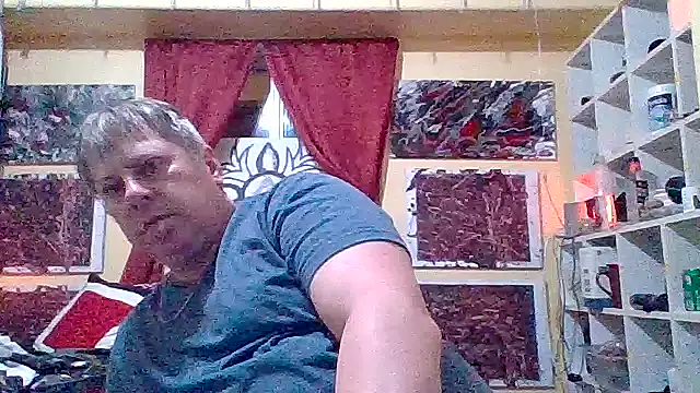 Snapshot of Mic_Oxinner chatting on November 18, 9:14 am Mic Oxinner online show from November 18, 9:14 am