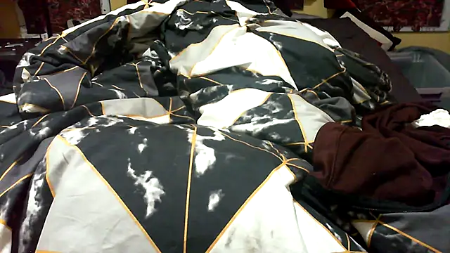 Snapshot of Mic_Oxinner chatting on December 1, 8:58 pm Mic Oxinner online show from December 1, 8:58 pm