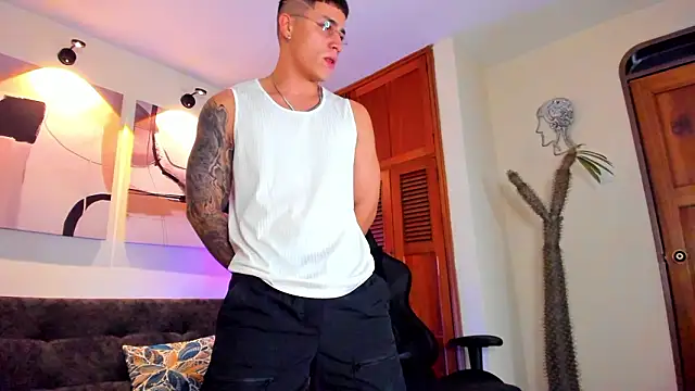  joansoto online show from February 4, 12:44 pm