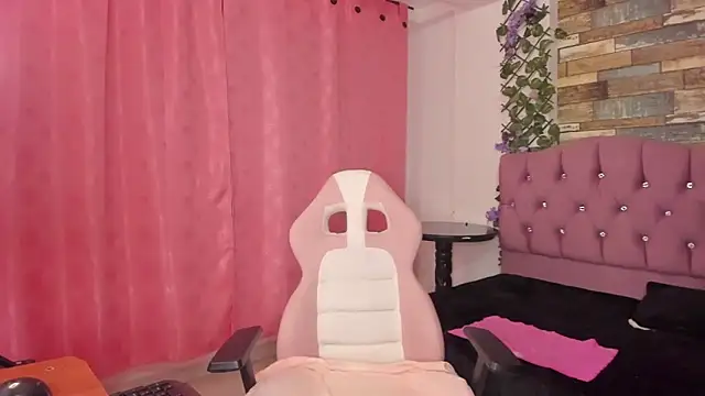 elizabeth mature23 online show from December 3, 1:43 pm