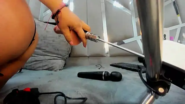 Snapshot of Catherinee69_x chatting on March 16, 7:59 am Catherinee69 x online show from March 16, 7:59 am