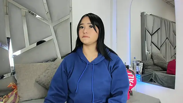 Snapshot of Catherinee69_x chatting on October 10, 3:27 am Catherinee69 x online show from October 10, 3:27 am