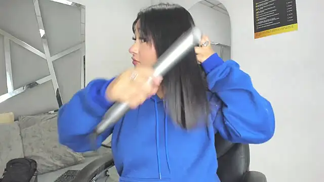 Snapshot of Catherinee69_x chatting on November 21, 3:49 am Catherinee69 x online show from November 21, 3:49 am