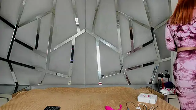 Snapshot of Catherinee69_x chatting on November 29, 2:58 am Catherinee69 x online show from November 29, 2:58 am