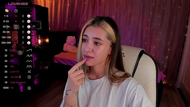 DarlaLike online show from March 3, 8:49 am