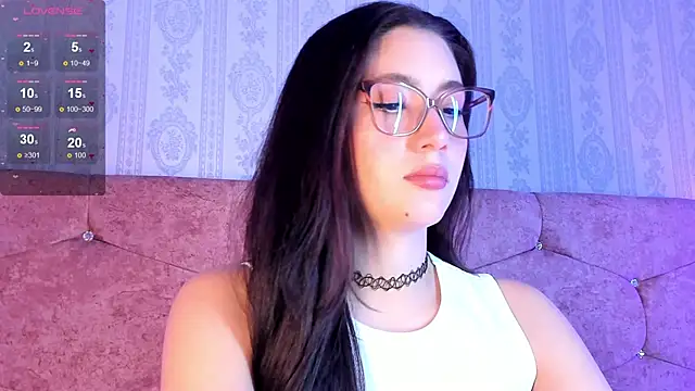 Snapshot of lunar_leen chatting on February 8, 2:20 pm lunar leen online show from February 8, 2:20 pm