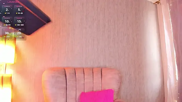 Snapshot of lunar_leen chatting on February 28, 6:20 pm lunar leen online show from February 28, 6:20 pm