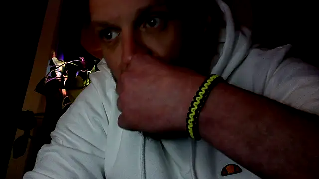 donhulio482 online show from March 16, 1:38 am