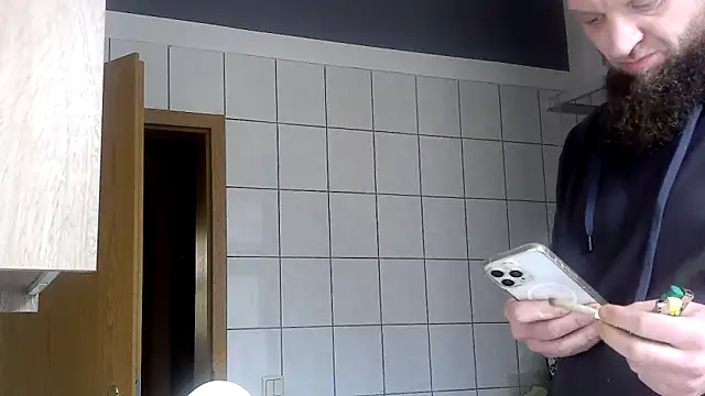 donhulio482 online show from December 5, 1:31 pm