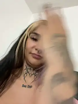 Snapshot of party-naugthysex chatting on March 16, 1:07 am party-naugthysex online show from March 16, 1:07 am