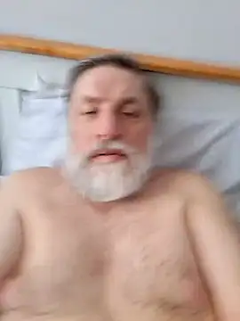 Outdoorsexlover online show from March 5, 9:05 am